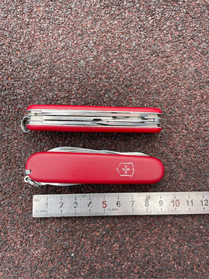 2手 維氏 Victorinox 瑞士刀 9cm 霧面款 無破損 無缺件 功能正常