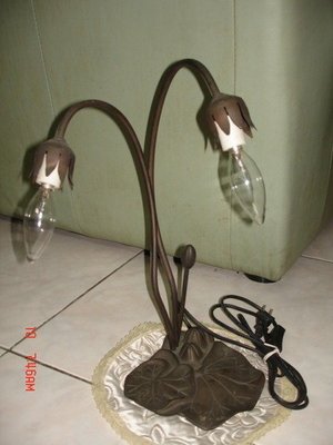 收藏一隻50-60年純銅製作的老檯燈-原汁原味