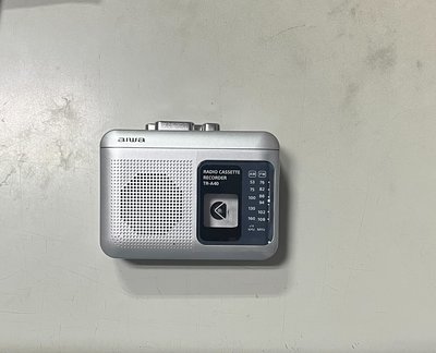 { 台灣一年保固} AIWA  TR-A40 (銀色)日本愛華  AM/FM 卡式錄音機 (外接麥克風錄音)