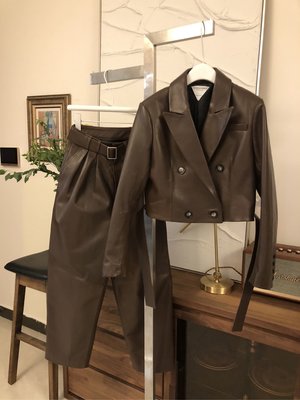 Bottega Venata BV 小羊皮 皮衣 皮褲 外套 套裝，寶藏商品❤️這咖很高級 值得收藏 不退流行款式S----XXL