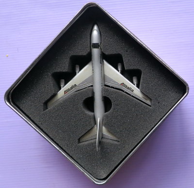 ~郵雅~義大利航空 B747-200義大利寶格麗 手錶廣告模型飛機