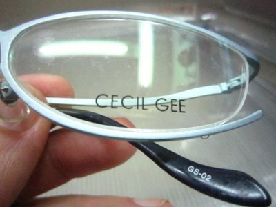 日本製Cecil Gee天藍色鈦金屬特殊C框精緻時尚女眼鏡框/鏡架非lv義大利COACH格紋TODS元起標Hermes