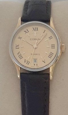 原裝崑崙CORUM 正18k半金 石英女錶 錶徑26mm 9成新 一般帶 扣  無單一般盒
