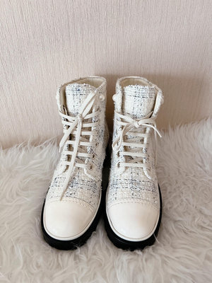 Chanel粗花呢珍珠短靴 37碼 香奈兒白色花呢高幫靴子