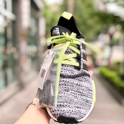 Adidas nmd r1 clearance static