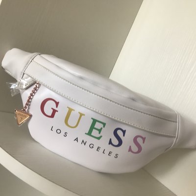 新款GUESS包包Guess白色彩虹字母腰包