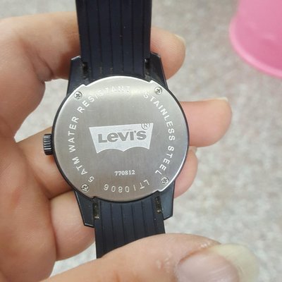 ＜行走中＞40mm Levis 會拋光的別錯過 膠鏡 隨便賣 石英錶 男錶 女錶  B盒