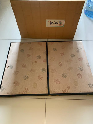 日本御屏風 實木邊框 帶原盒包裝  2付一套 有不同程度磨損
