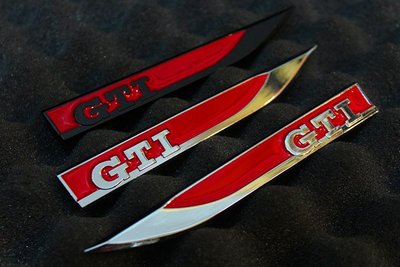 【翰翰二輪】福斯 Golf GTI 葉子板標誌 3D立體 GTI樣式鋁牌 葉子板貼 銘版 鋁合金飾片 原廠件大小