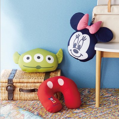 迪士尼Disney《預購》出遊必備 頸枕 U型枕 抱枕~米奇 米妮 三眼怪~日本正品~共3款~心心小舖