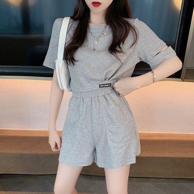 熱銷 韓版  休閑運動套裝女夏季新款個性短款T+高腰顯瘦拉鏈短褲兩件套 GSWQ119043