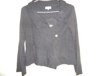 Scottish House 黑色不對稱毛料外套,10%安哥拉羊毛,尺寸S,肩寬33.5cm,胸寬40cm,特價大出清