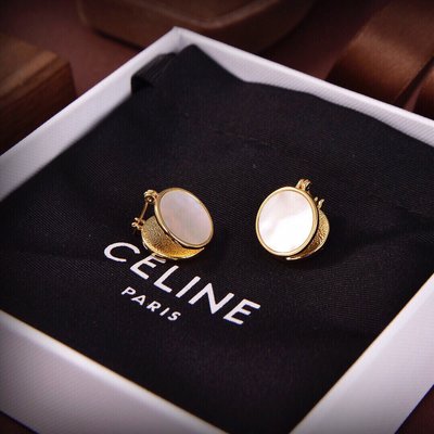 【少女館】新款賽琳耳環Celine金色白貝耳釘顛覆你對傳統耳環的印象 耳夾使其魅力爆燈耳環耳釘耳扣耳飾WDF109