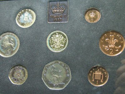 1983年 英國  伊莉莎白二世  精鑄套幣