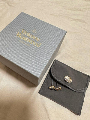 二手正品 Vivienne Westwood 精緻土星刻印愛心耳環 耳釘