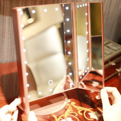 特賣- LED化妝鏡帶燈大號三折臺式臺燈鏡子折疊梳妝鏡方形公主鏡usb插電