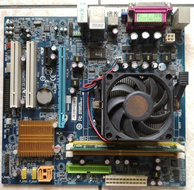 GIGABYTE GA-M61SME-S2 AMD , PCI-E DDR2 主機板 !含CPU,記憶體 !