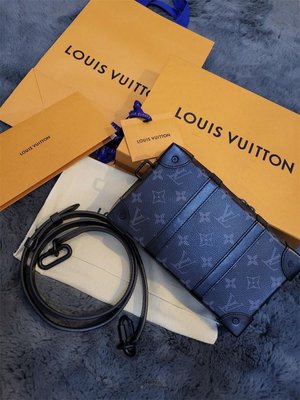 Louis Vuitton M69838 黑灰老花 軟殼 斜背皮夾式 盒子包 LV 包包 專櫃真品 98新