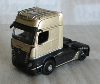 [丸山建機模型店]---BENZ 二軸金黑色拖車頭 1/64 模型