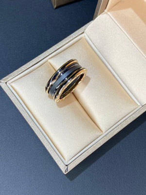 寶格麗BVLGARI新款啞光黑陶瓷戒指