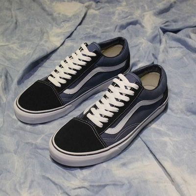 【聰哥運動館】Vans Old Skool經典款黑藍配色低幫滑板鞋情侶款男