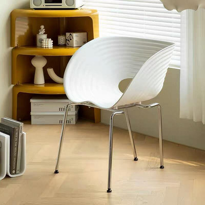 北歐貝殼椅餐椅家用簡約復古中古風創意設計師ins休閒椅子