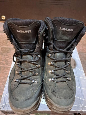 (雜物)LOWA 男 中筒多功能健行鞋 RENEGADE GTX MID (LW310945)(原價：8900)