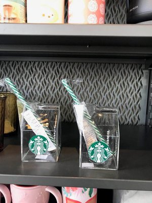 Starbucks 星巴克 冷萃牛奶盒吸管玻璃杯 冷萃牛奶 吸管玻璃杯 星巴克玻璃杯 牛奶盒玻璃 品牌玻璃吸管 玻璃牛奶盒 含玻璃吸管組