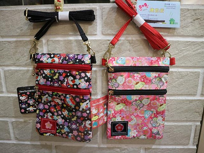 婕的店日本精品~日本帶回~Sanrio和風Kitty家族雙層拉鍊斜背包 輕便小包