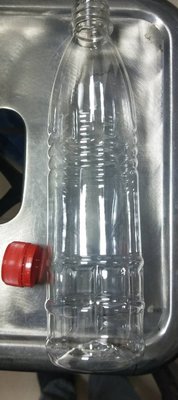 出清品 塑膠瓶 塑膠罐 550ml 紅色 安全瓶蓋 豆漿瓶 果汁瓶 青草瓶 冷水瓶 冰水罐 可冷凍 可面交