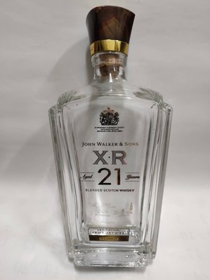 二手品 約翰走路XR21年蘇格蘭威士忌 /空酒瓶/玻璃瓶/酒瓶/裝飾/容器/花瓶/收藏 空瓶盒 磁吸盒子