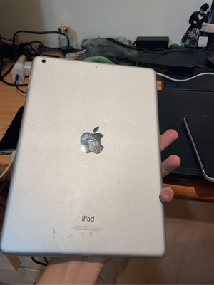 Apple iPad A1474 不開機便宜賣 零件機 料件 不知道有沒有鎖