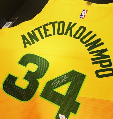 Nike 城市版AU等級字母哥Giannis antetokounmpo親筆簽名球衣Fanatics 購入，官網已斷貨