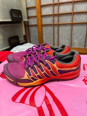 「 二手鞋 」 MERRELL 女版運動休閒鞋 US6（紫橘）44