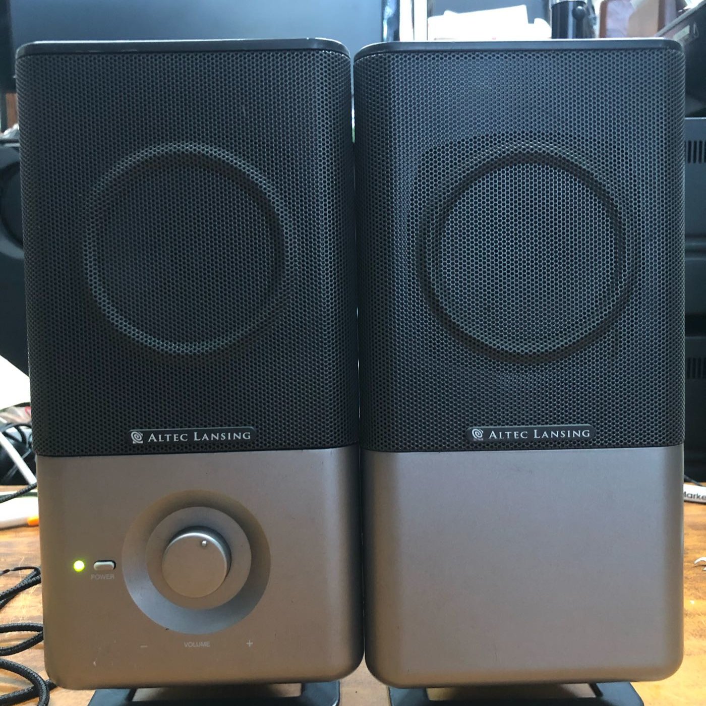 altec lansing 220