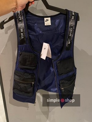 【Simple Shop】NIKE NSW 背心 世界大同 標語 多口袋 工裝 背心外套 深藍 男 DN1440-010