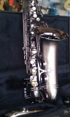 [魔立樂器 高雄] 薩克斯風:高雄Saxophon客製化中心 中音薩克斯風Alto 霧黑色  24期零利率 后里最高工藝