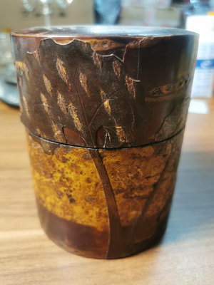 櫻皮細工鐵皮內膽茶葉罐茶葉筒一只，日本購回，純櫻皮細工雕刻，