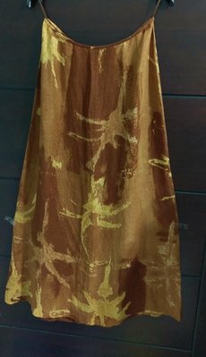 （出清）全新，意大利製 Max Mara 棕底磚紅/金黃色幾何圖騰長裙，歐碼38/F40/US8/GB10/I42碼，隱形拉鍊無內裡無彈性，飄逸浪漫 Prada