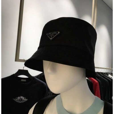 普拉達 Prada 1HC137黑色帆布 銀三角牌Logo 漁夫帽 專櫃全新 帽子