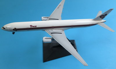 ~  郵雅~ 泰國航空Boeing 777-3D7舊圖裝模型飛機(1:400)