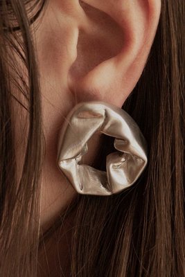 全新 Completedworks Silver Scrunch Earrings 針式耳環