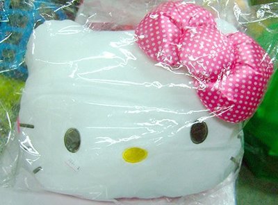【街頭巷尾】三麗鷗 正版 hello kitty 凱蒂貓 抱枕 靠枕 娃娃 抱枕 午安枕
