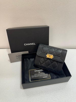 【拉堤名牌精品】CHANEL BOY 三折 短夾/皮夾 9成新