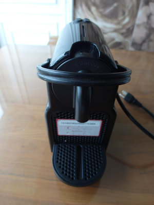 Nespresso 蒸氣壓力膠囊咖啡機 -型號D40+膠囊咖啡盒