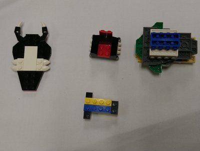 Lego樂高二手積木零件- (4) 照片中的像獨角仙的積木這4件全部一起賣
