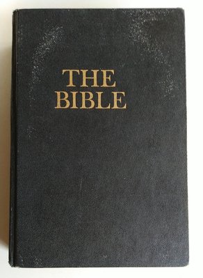 【書香傳富】THE BIBLE Revised Standard Version(精裝)---67成新