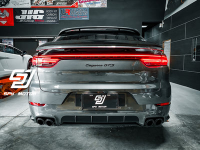 【SPY MOTOR】Porsche Cayenne coupe GTS 碳纖維尾翼