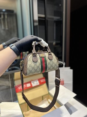 Cinder-ella 牛皮版本  小號Gucci  Ohidia 波士頓桶包 最新系列，鏈條包，配烏木色牛皮～這個款復 NO29357