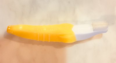 轉賣 台灣製 香蕉?安全牙刷 固齒器 咬牙器 有消毒